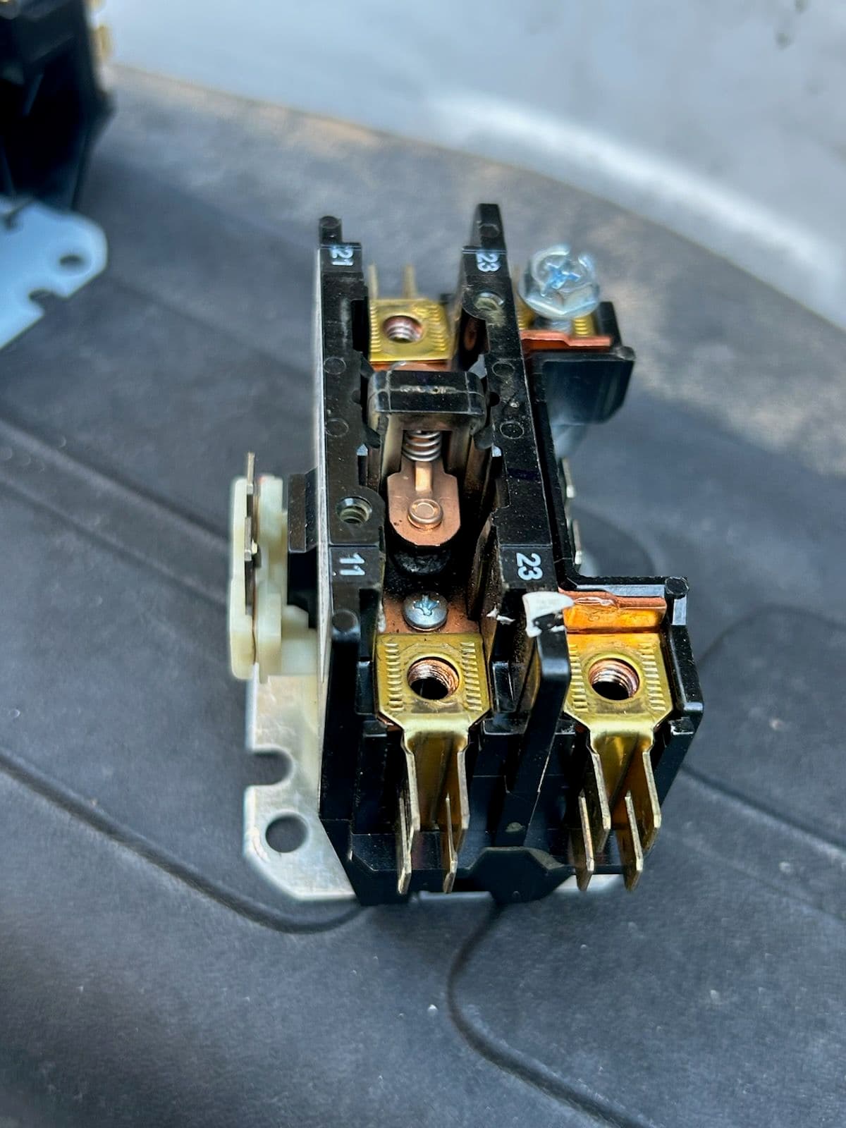 Project Ensuring Perfect Connections with a New Contactor Replacement image